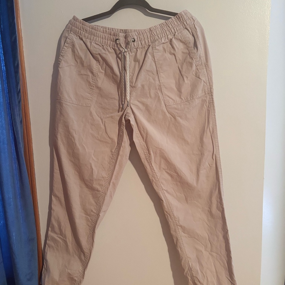 Vuori Tan Ankle Cropped Pants Timeless Style